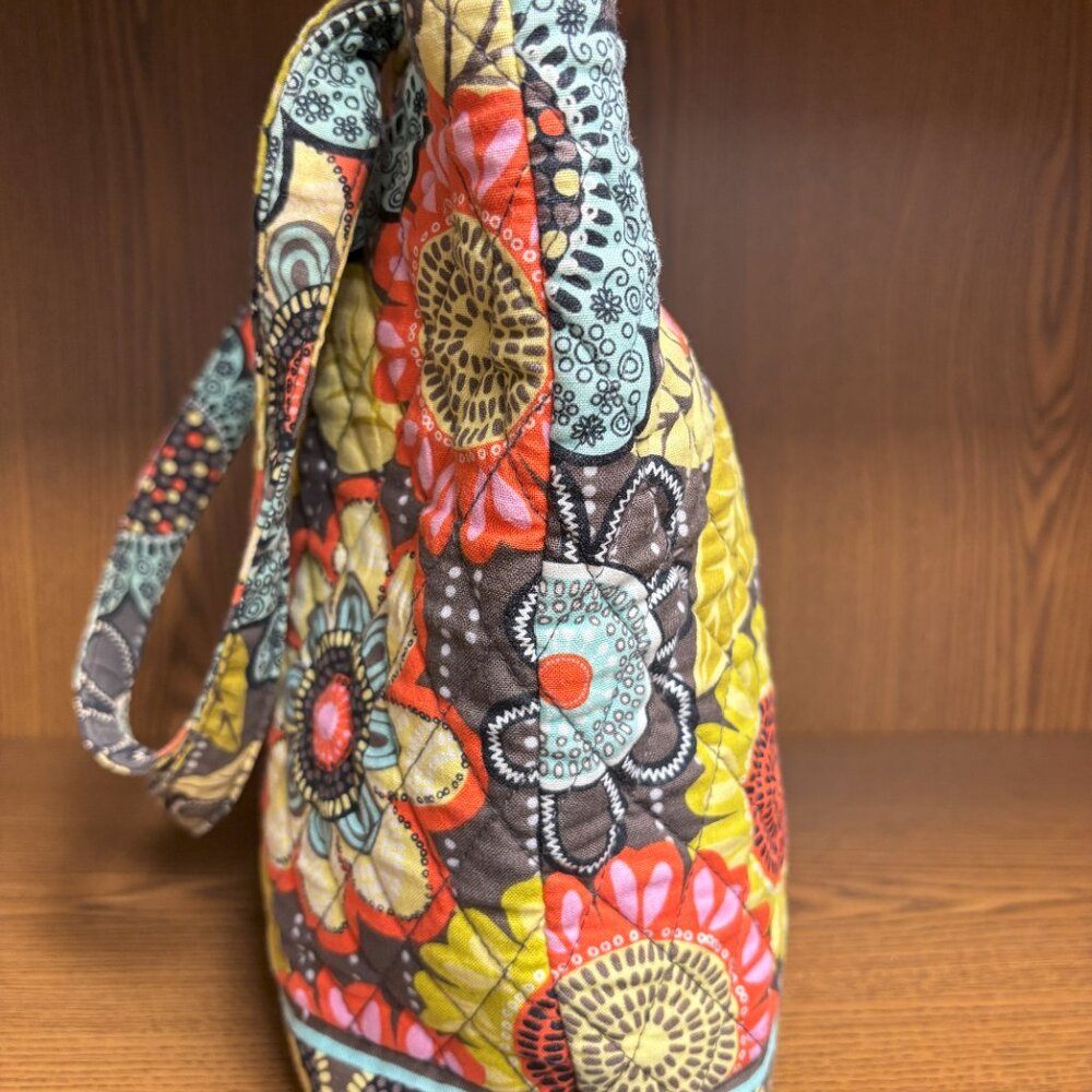 Vera Bradley Quilted Shoulder Bag. Older Pattern, Excellent Condition - Picture 6 of 9